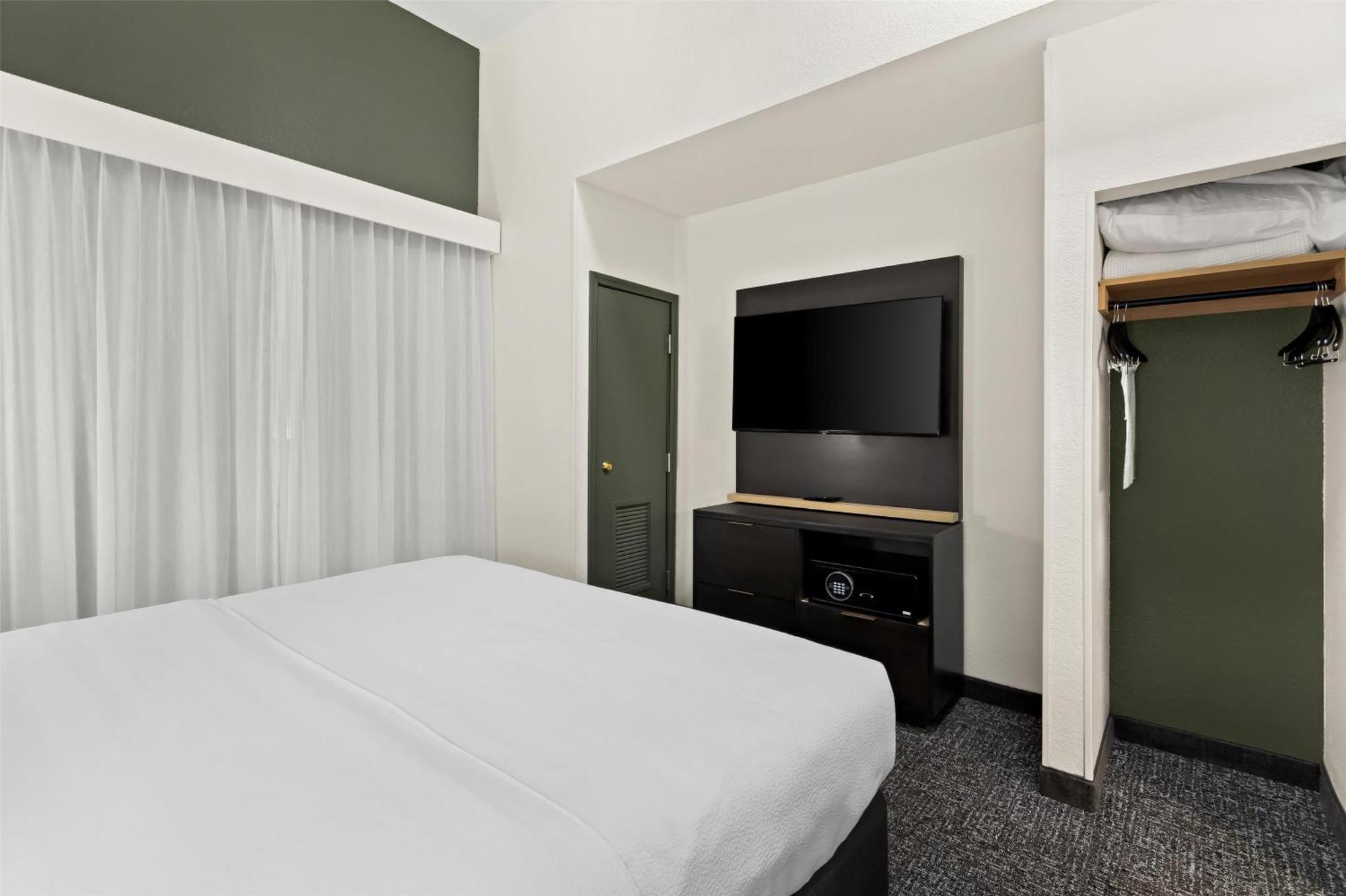 Spark By Hilton Panama 3*