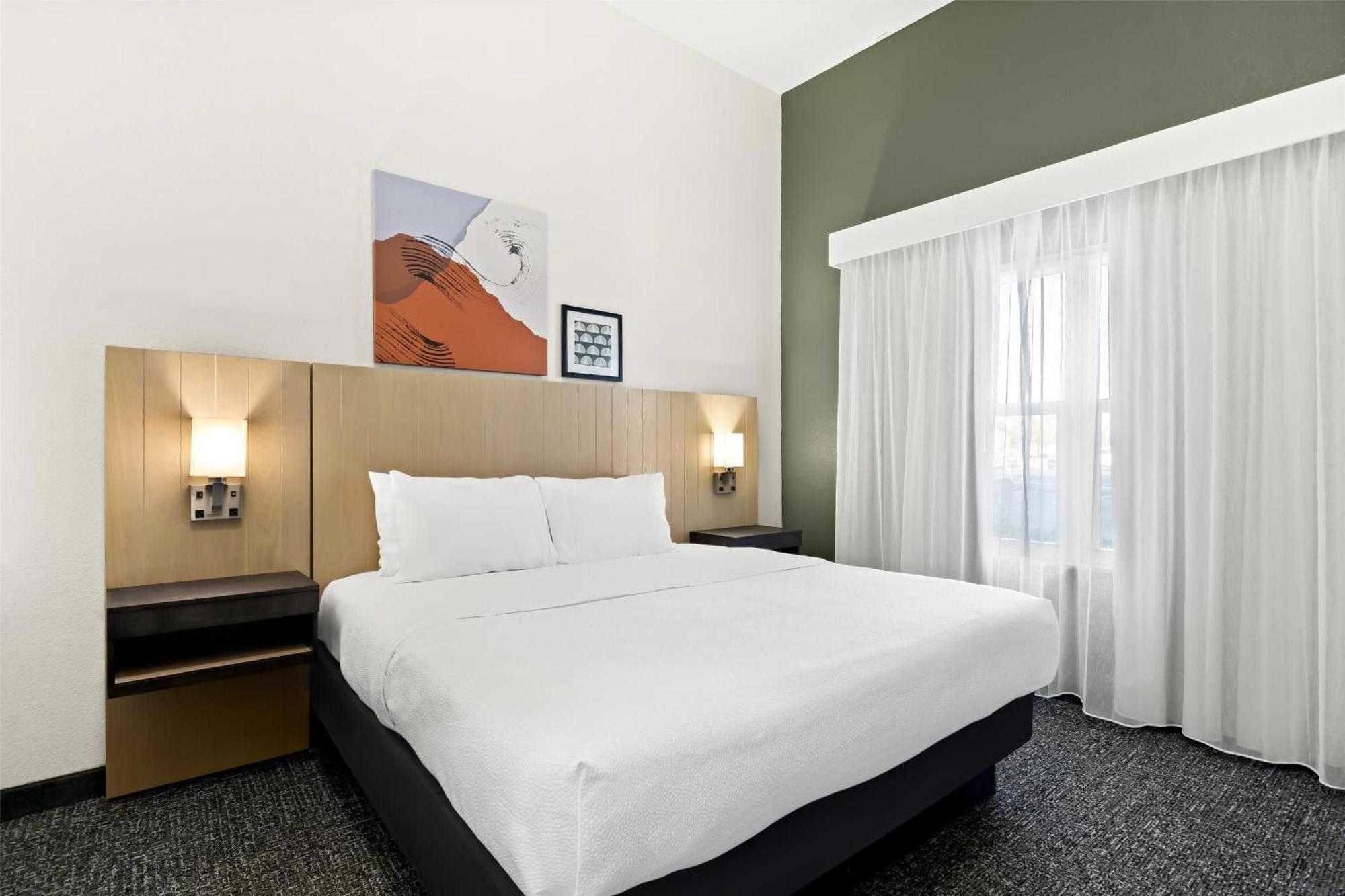 Spark By Hilton Panama Hotel 3*