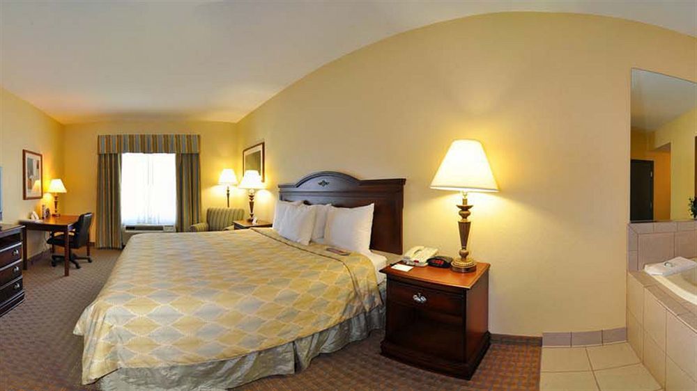 Spark By Hilton Panama Hotel